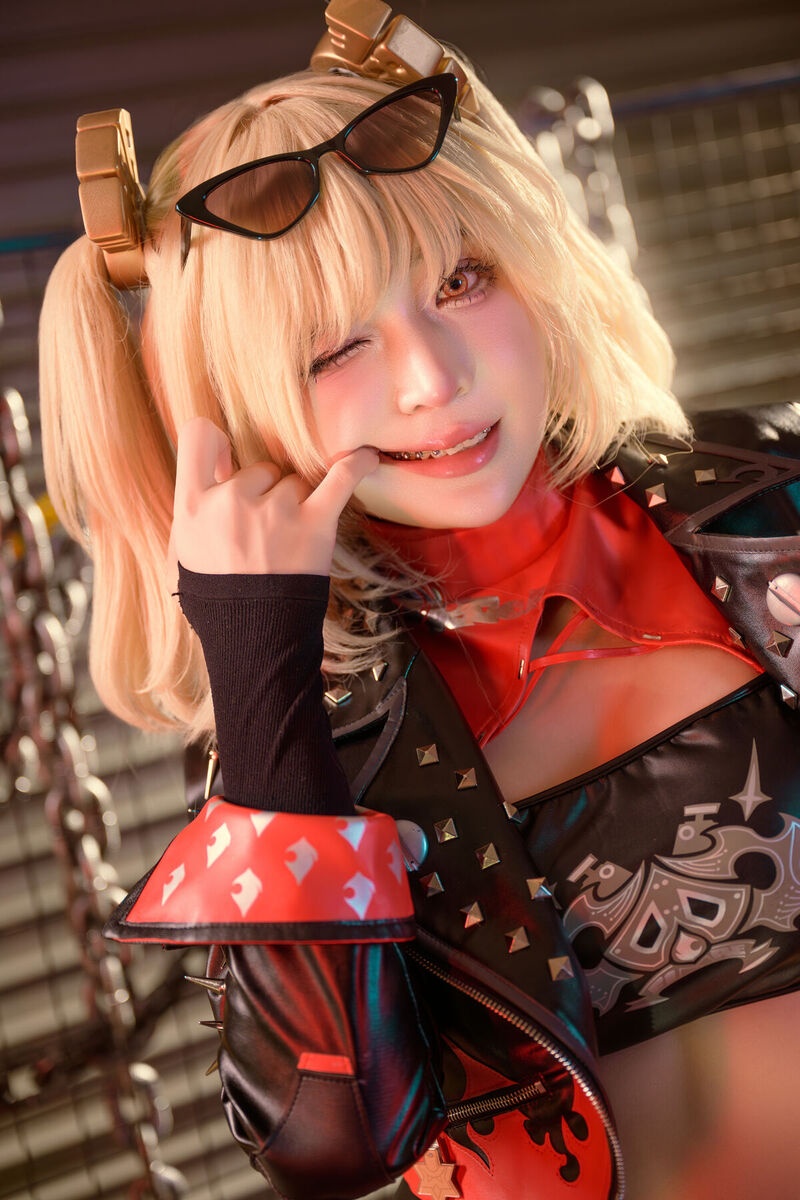 Umeko J Cosplay Burnice White Zenless Zone Zero không che Part1